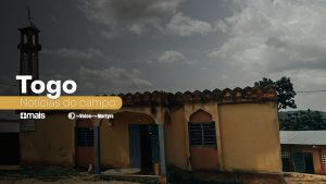Leia mais sobre o artigo Togo | Bíblias impressas e em áudio fortalecem cristãos deslocados.